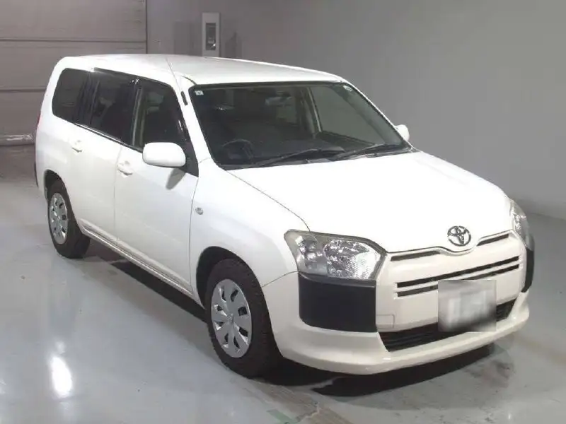 Toyota Succeed 2015 года - Авто в Владивосток