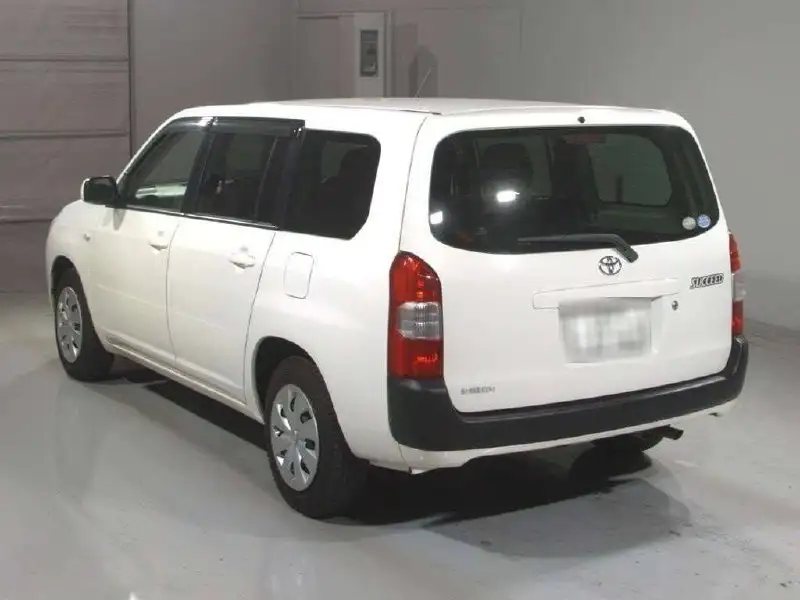 Toyota Succeed 2015 года - Авто в Владивосток