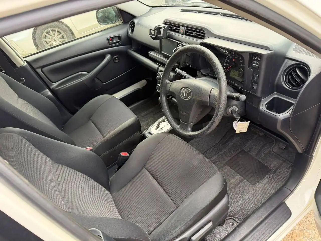 Toyota Succeed 2015г. Автомат, 1.5 л, 128 тыс. км - Легковые автомобили (Авто) в Владивосток