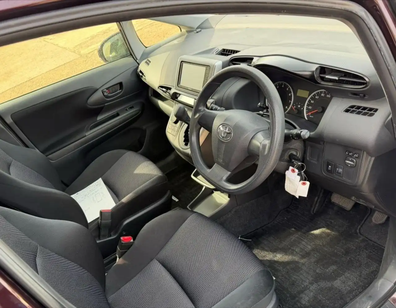 Продажа TOYOTA WISH 2013 года с аукциона Японии - Авто в Иркутск