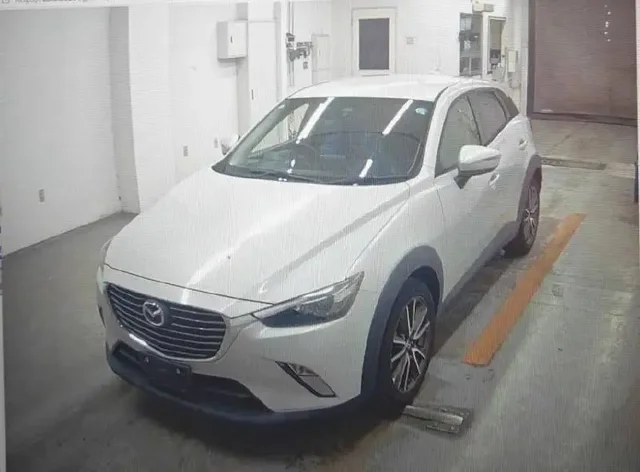 Mazda CX3 2015 года, 1.5 л, автомат, полный привод, 80 тыс. км - Автотовары в Владивосток