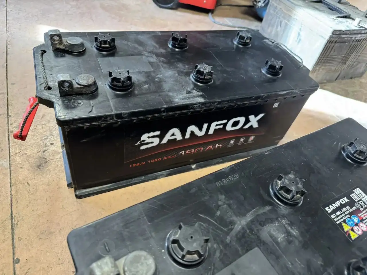 Аккумуляторы Sanfox 190 болт в отличном состоянии - Аккумуляторы (Авто) в Иркутск