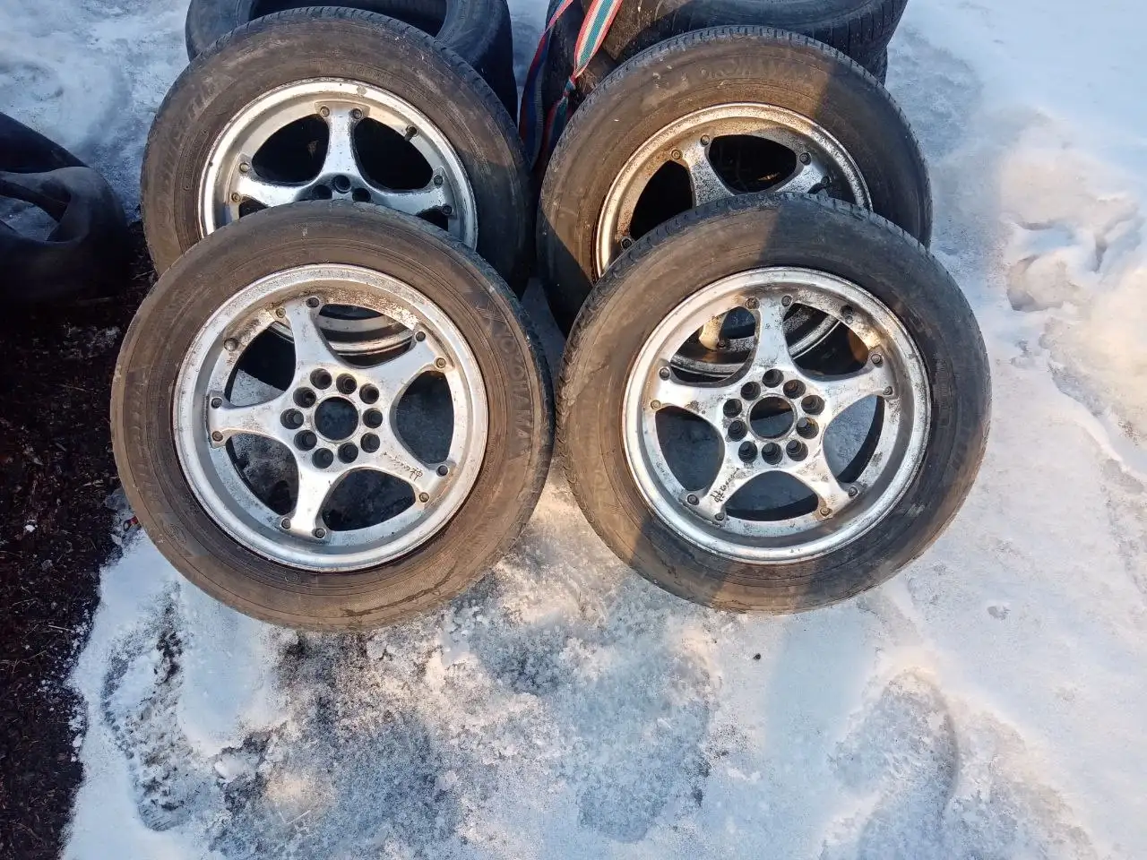 Литье R15 с резиной YOKOHAMA - Запчасти (Авто) в Иркутск