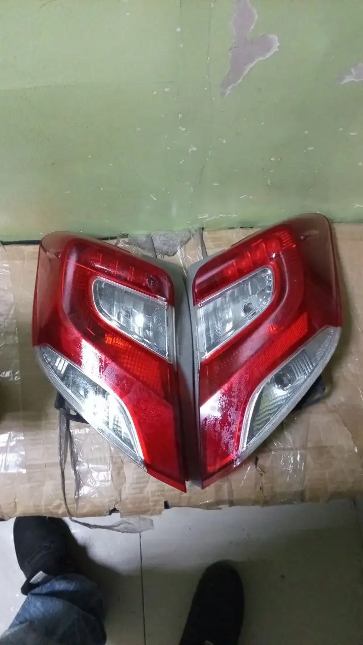 Фары Тойота Витз 2016 оригинал - Автосвет (Запчасти) в Иркутск