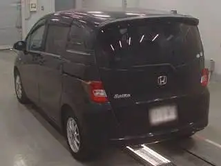 Honda Freed Spike 2011 года - Авто в Владивосток