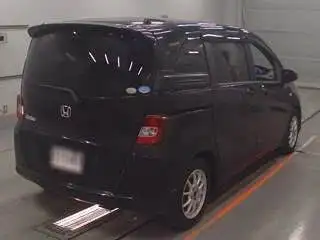 Honda Freed Spike 2011 года - Авто в Владивосток