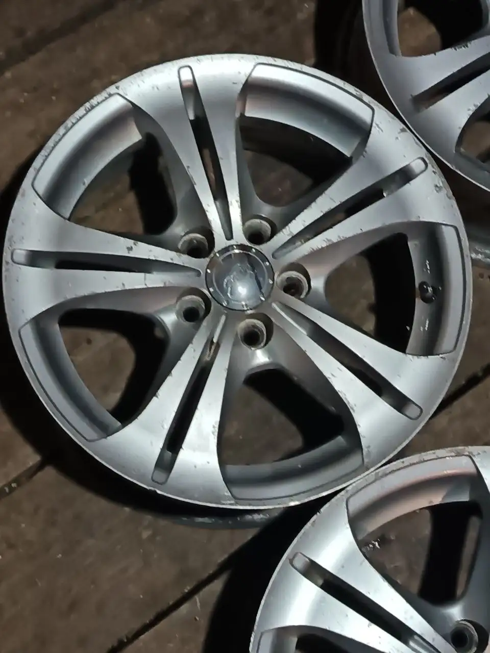 Литье R15 размер 5 100 - Запчасти (Авто) в Иркутск