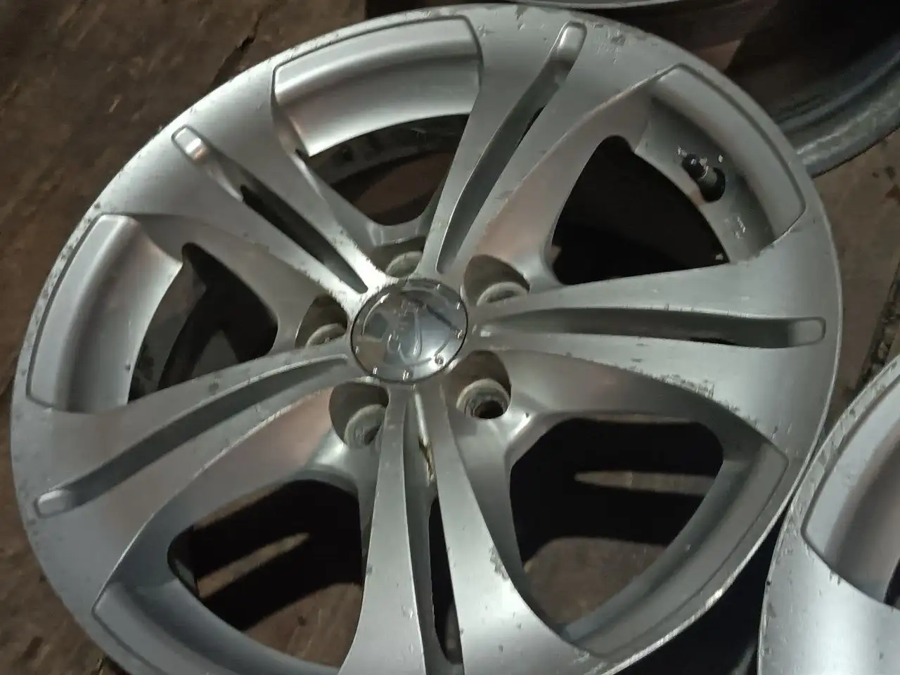 Литье R15 размер 5 100 - Запчасти (Авто) в Иркутск