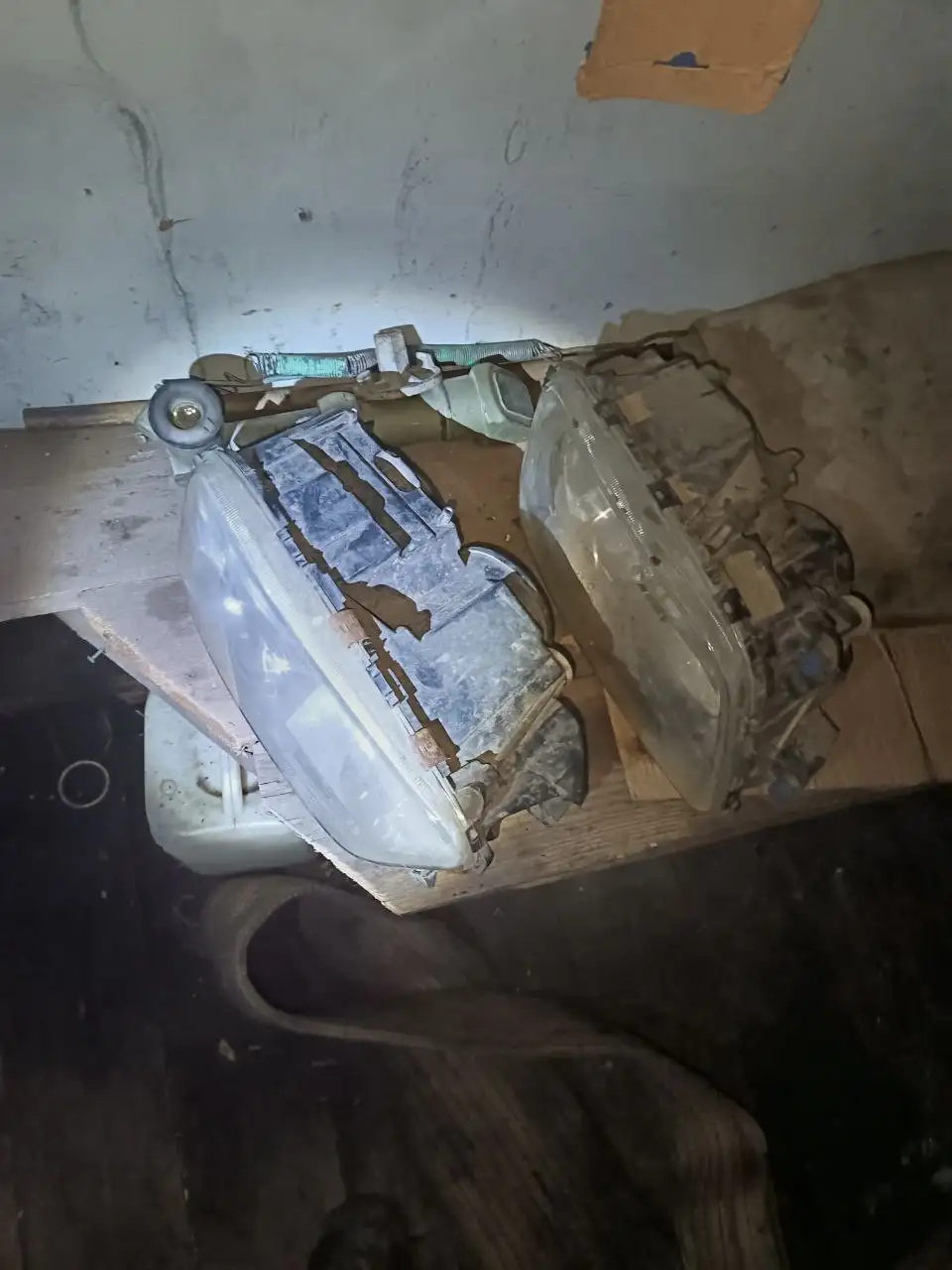 Фары Mercedes Actros бензин - Запчасти (Авто) в Иркутск