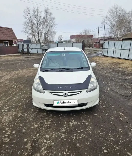 Продам Honda Fit 2001 года в достойном состоянии - частное объявление в Иркутск