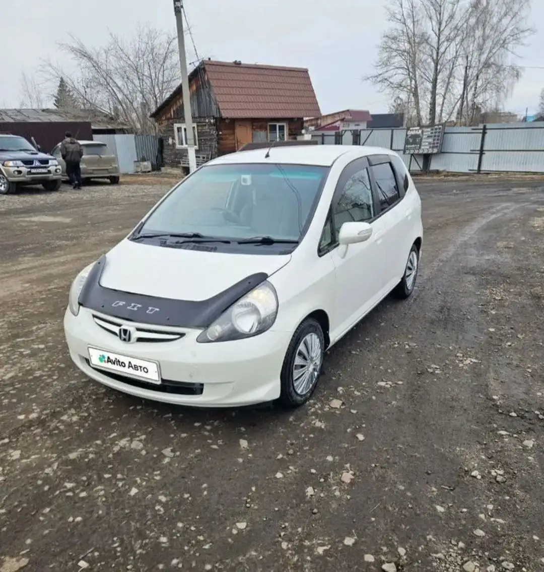 Продам Honda Fit 2001 года в достойном состоянии - Легковые автомобили (Авто) в Иркутск