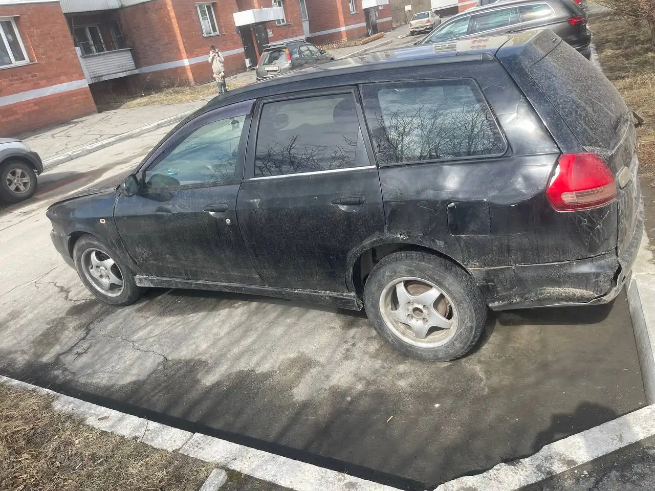 Ниссан Wingroad 2000 года на ходу - Универсалы (Авто) в Иркутск