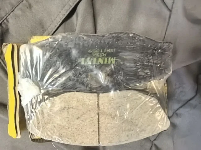 Колодки Тойота Кроун новые - Глушители в Ангарск