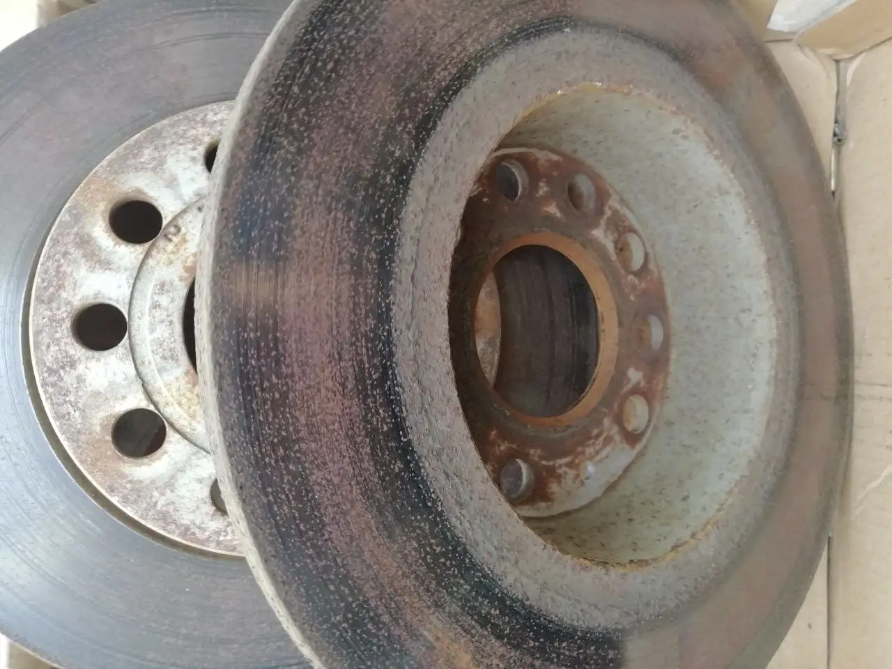 Тормозные диски на Audi задние - Тормозная система (Авто) в Ангарск