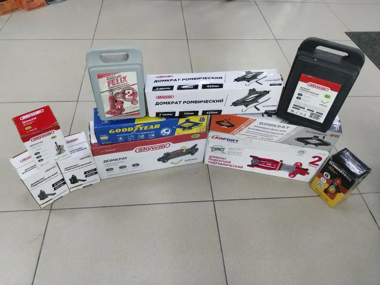 Распродажа домкратов - Запчасти и инструменты (Авто) в Иркутск