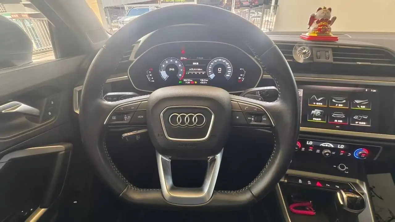 AUDI Q3 Fashion Dynamic Edition 2021 - Авто в Иркутск