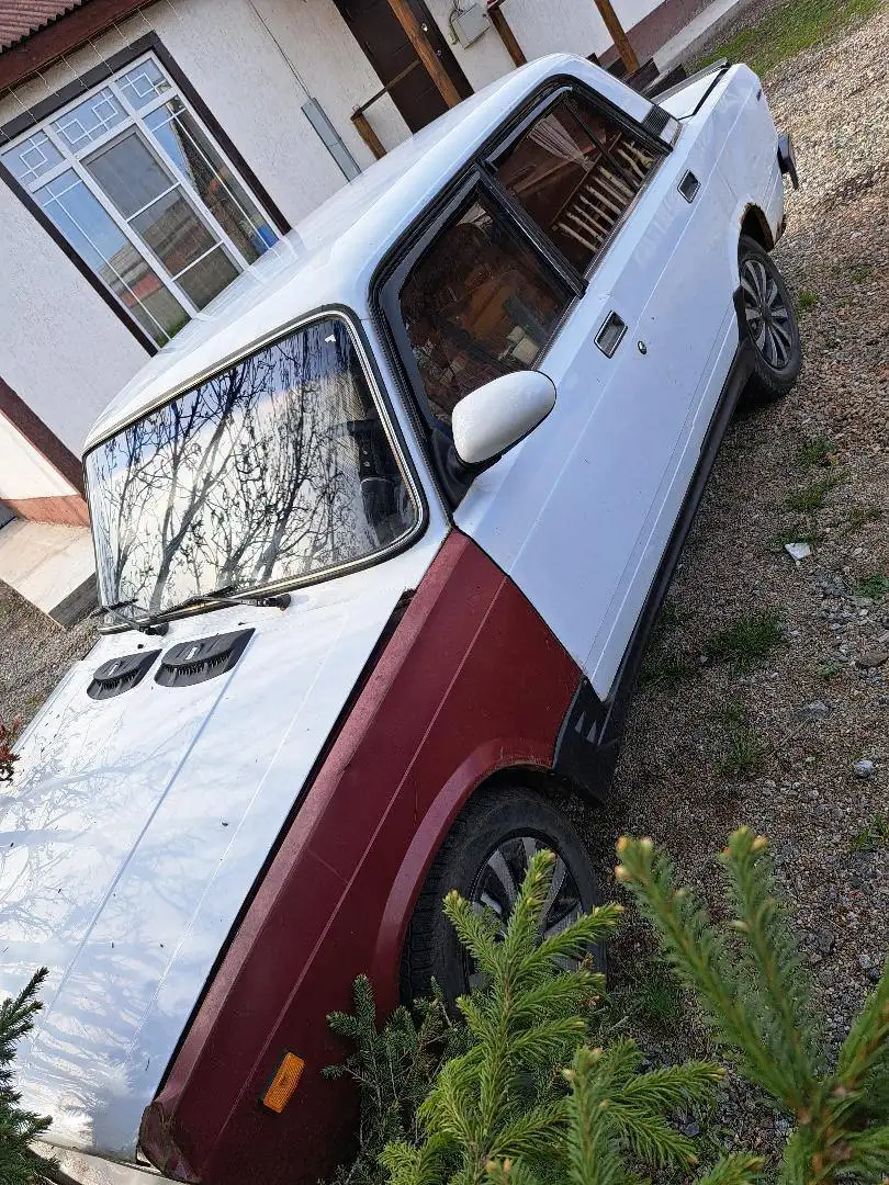 ВАЗ 2105 2004 года, карбюратор, торг - Легковые автомобили (Авто) в Иркутск