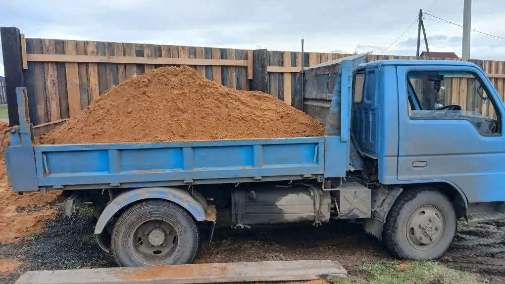 Продажа песка, щебня, чернозема, ПГС - Стройматериалы (Услуги) в Иркутск