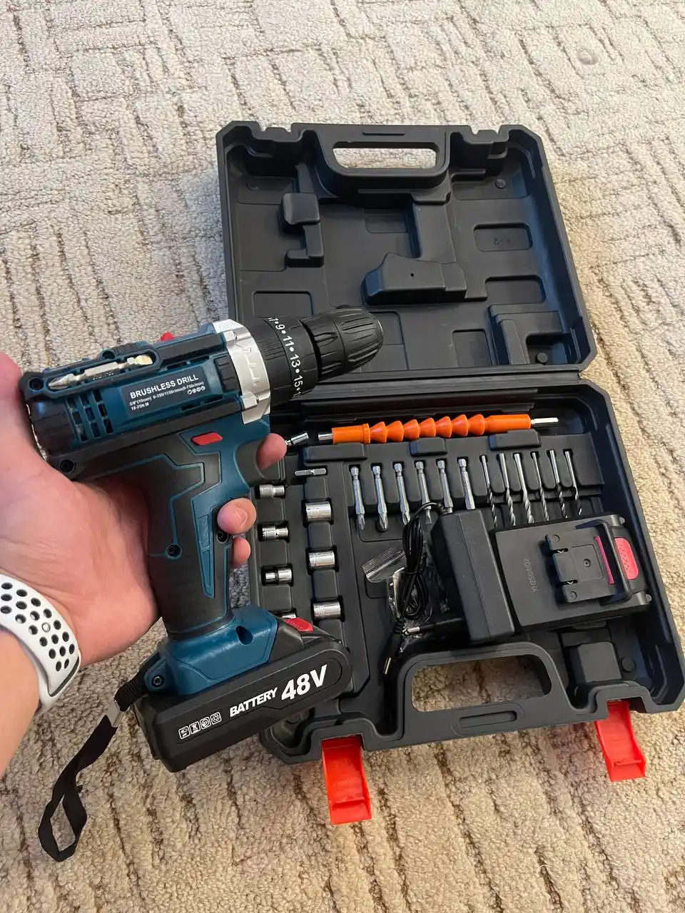 Продам новый шуруповерт Bosh с набором оснастки - Электроника в Иркутск