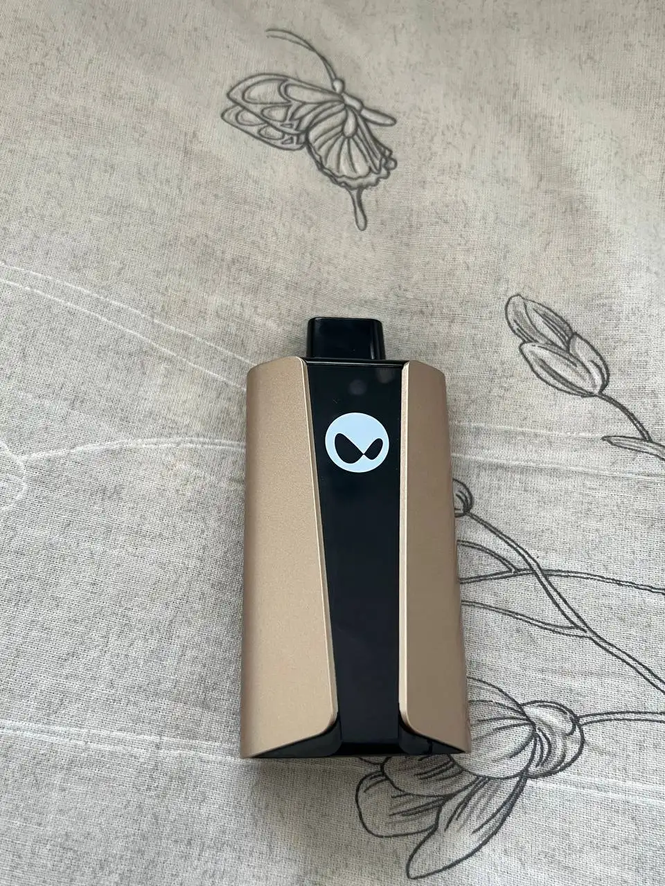 Продам ваку на 20к тяг со вкусом клубника киви - Вейпы и электронные сигареты (Электроника) в Тюмень