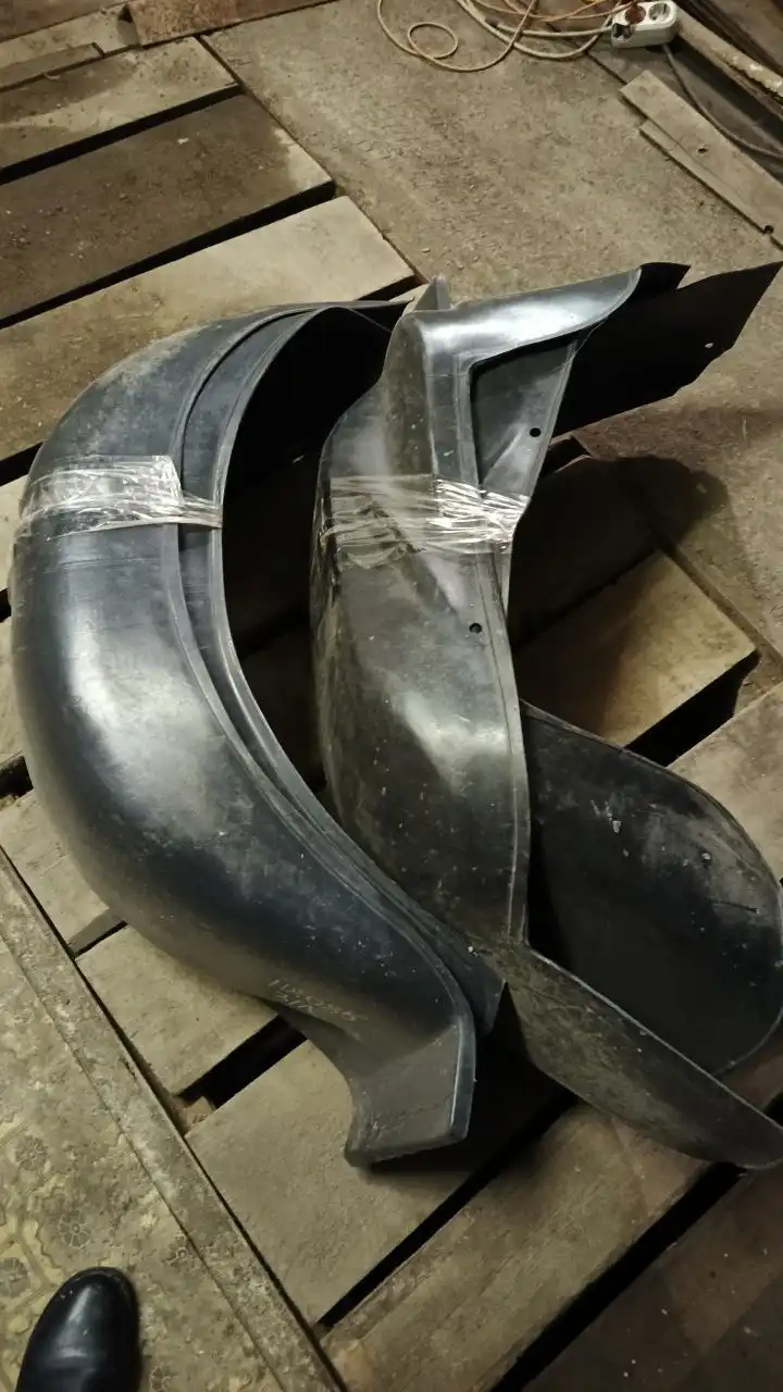 Продам подкрылки на Соболь и подлокотник на Газель