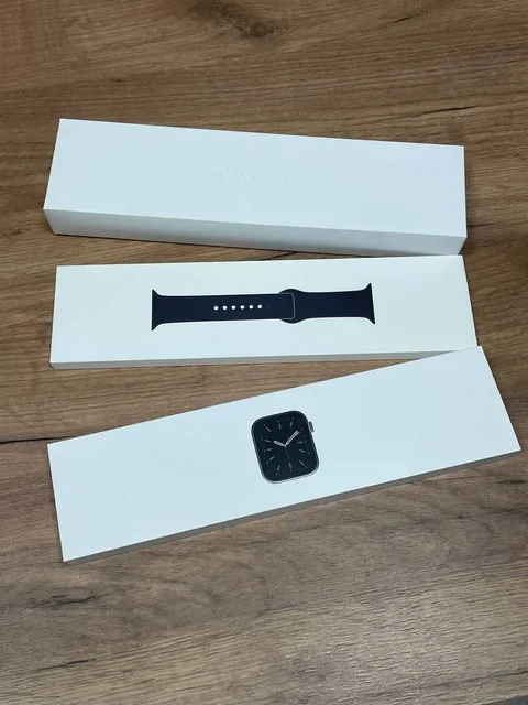 Новые Apple Watch 6 40mm Steel - Гарнитура и наушники в Москва