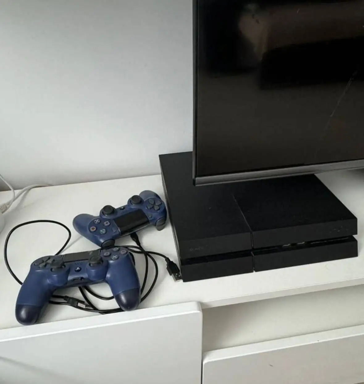 Продам Sony PlayStation с дисководом, 2 джойстика - Игровые приставки (Электроника) в Москва