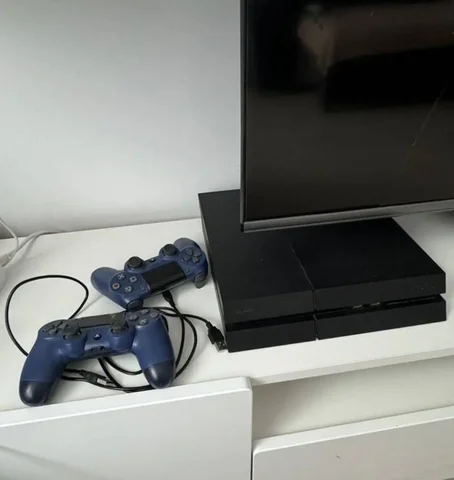 Продам Sony PlayStation с дисководом, 2 джойстика - Наушники и аудио в Москва