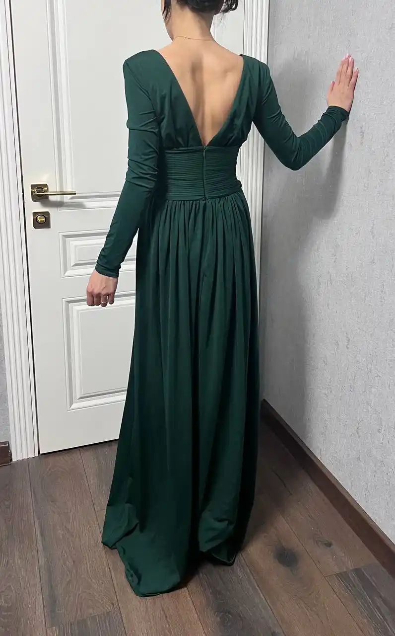 Изумрудное платье в пол