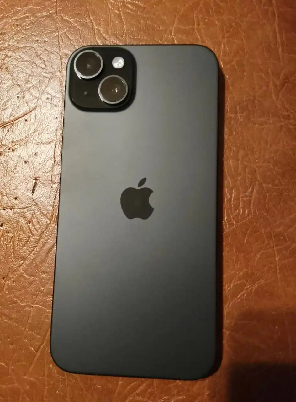Продаю IPhone 15 plus 128 черный