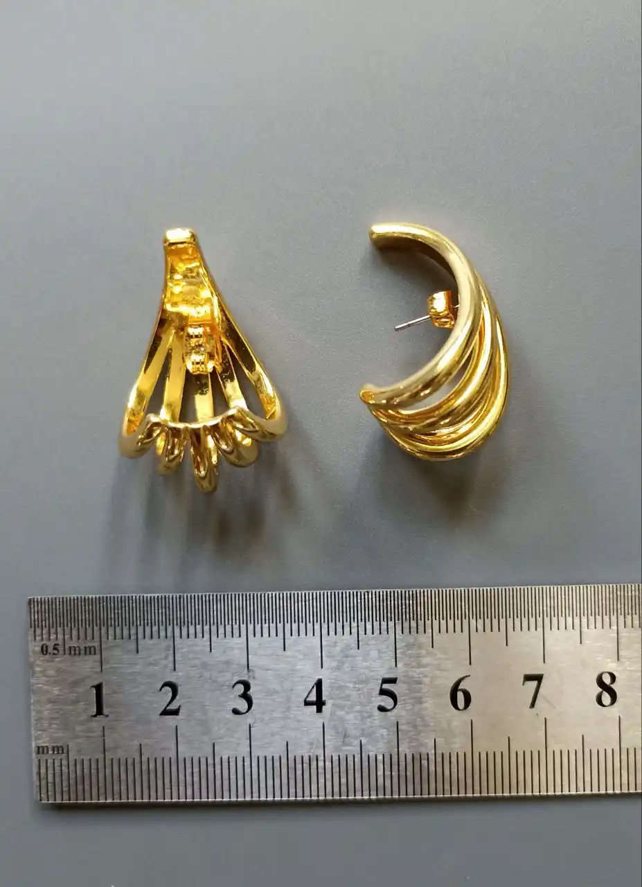 Акцентные серьги Enfashion - Одежда в Москва