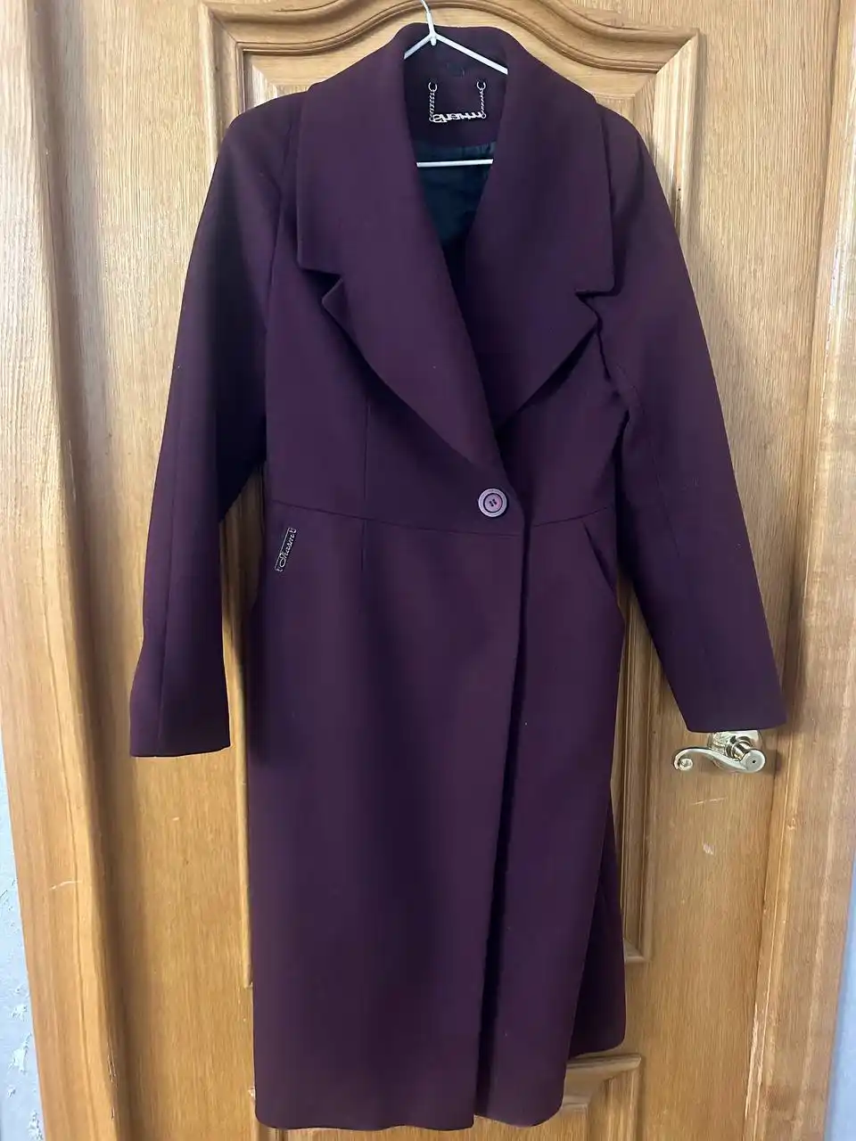 Продам пальто и пуховик - Одежда в Москва