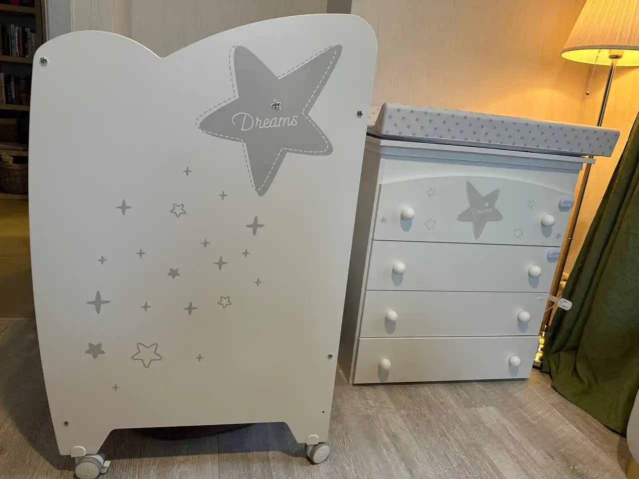 Продаю кровать и комод Micuna - Для дома и дачи в Москва