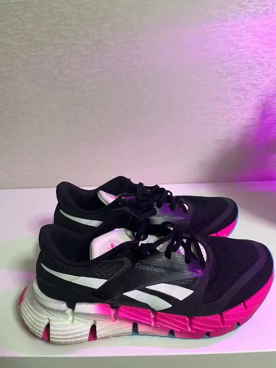 Кроссовки Reebok женские 41 размер б/у