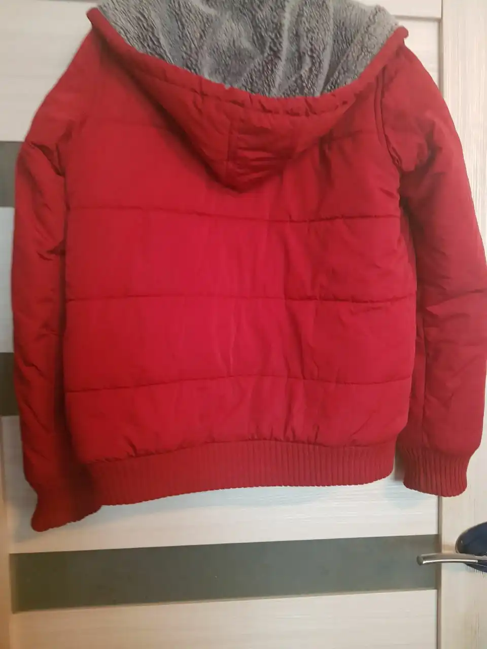 Продажа зимних курток разных брендов