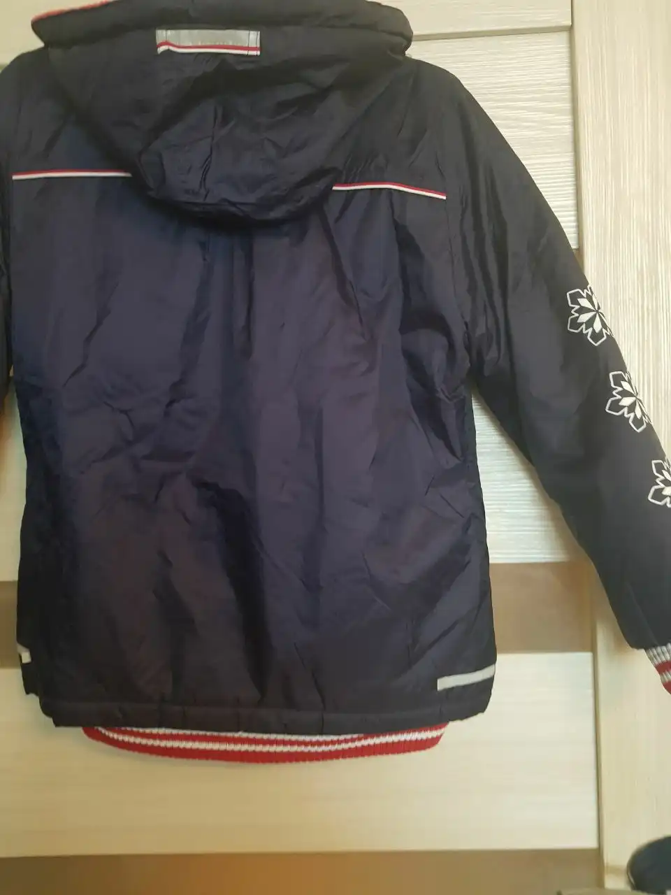 Продажа зимних курток разных брендов