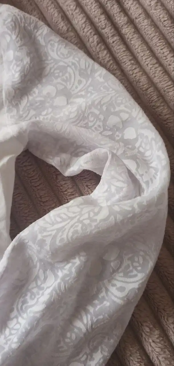 Блузка белая в отличном состоянии