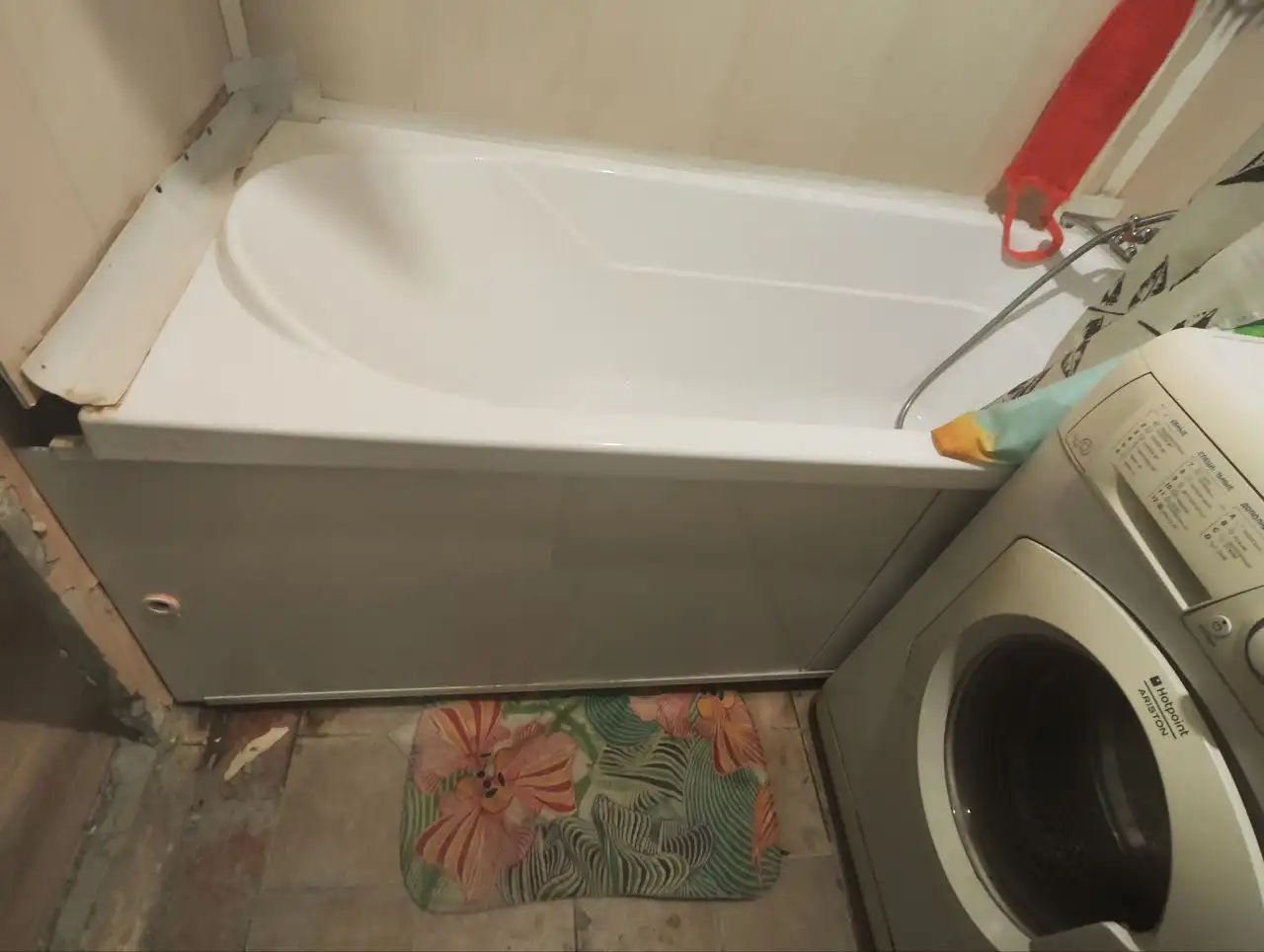 Продам акриловую ванну Нерея