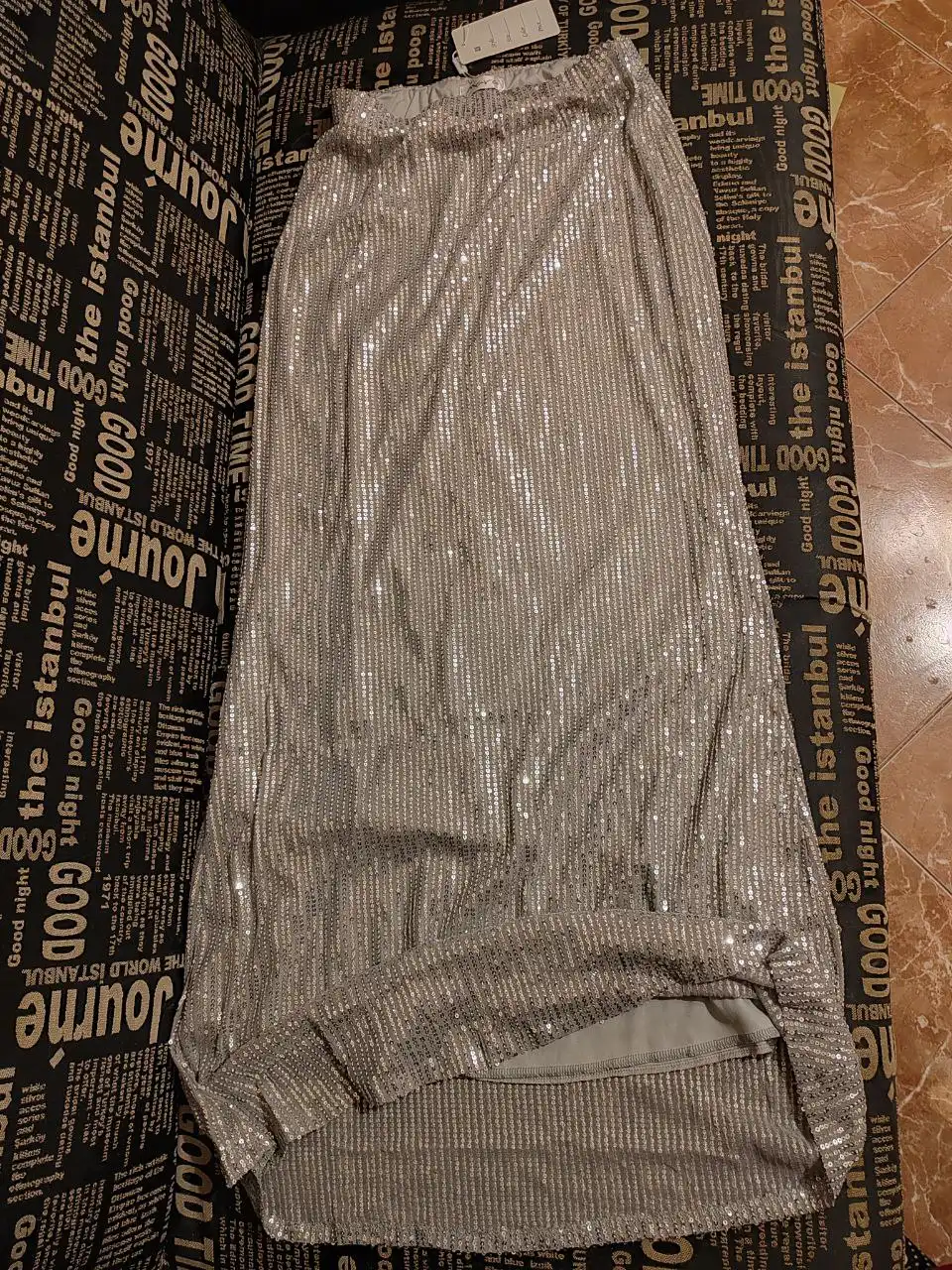 Продажа новой юбки размер 42/46