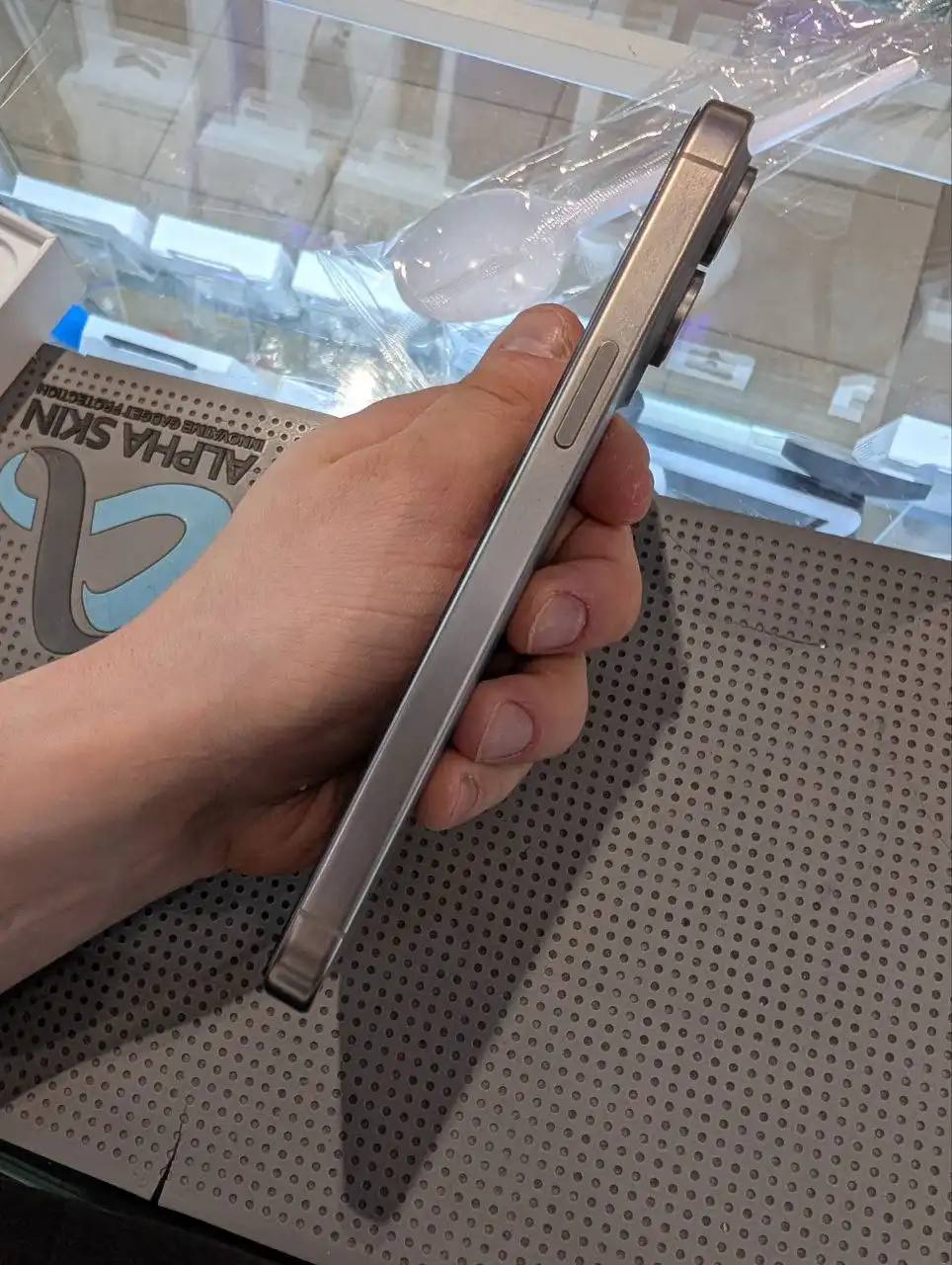 iPhone 15 Pro Max 256 ГБ в идеальном состоянии