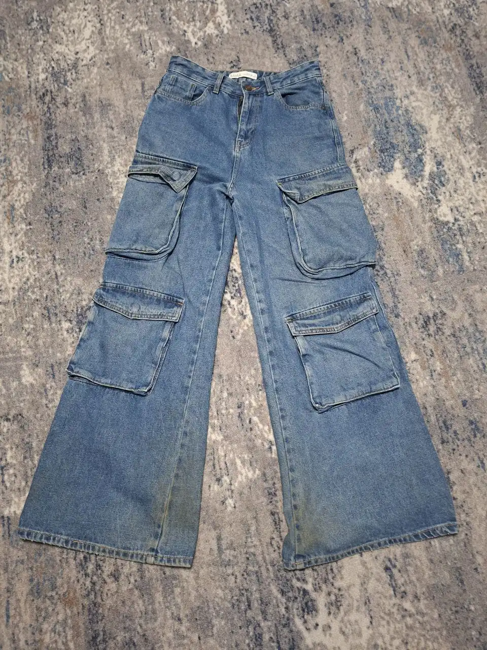 Продажа бомбера и джинсов