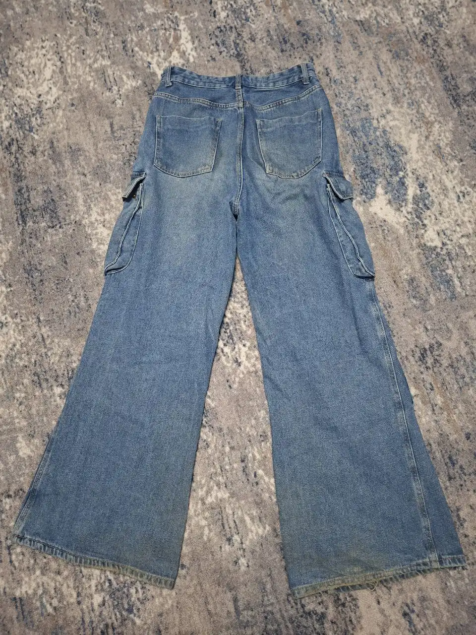 Продажа бомбера и джинсов