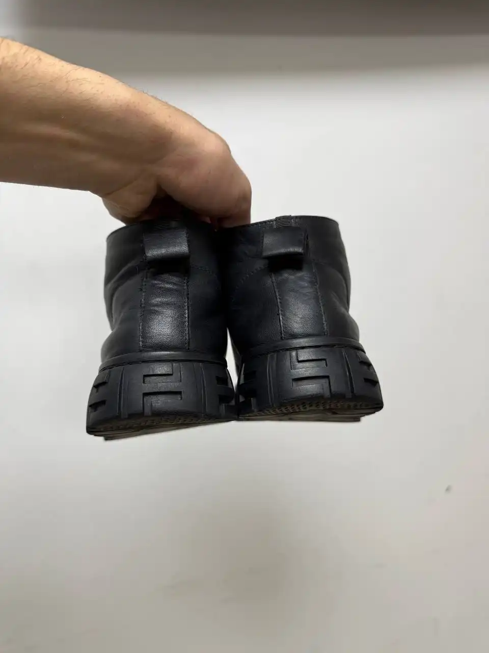 Продам зимние ботинки Romitan 43 размер