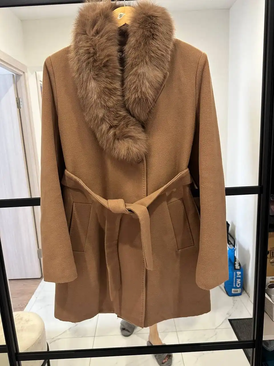 Зимнее кашемировое пальто с натуральным мехом
