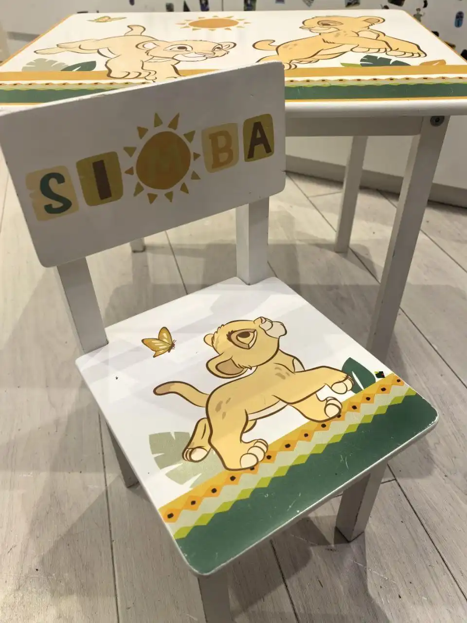 Продам детский стол и стульчик