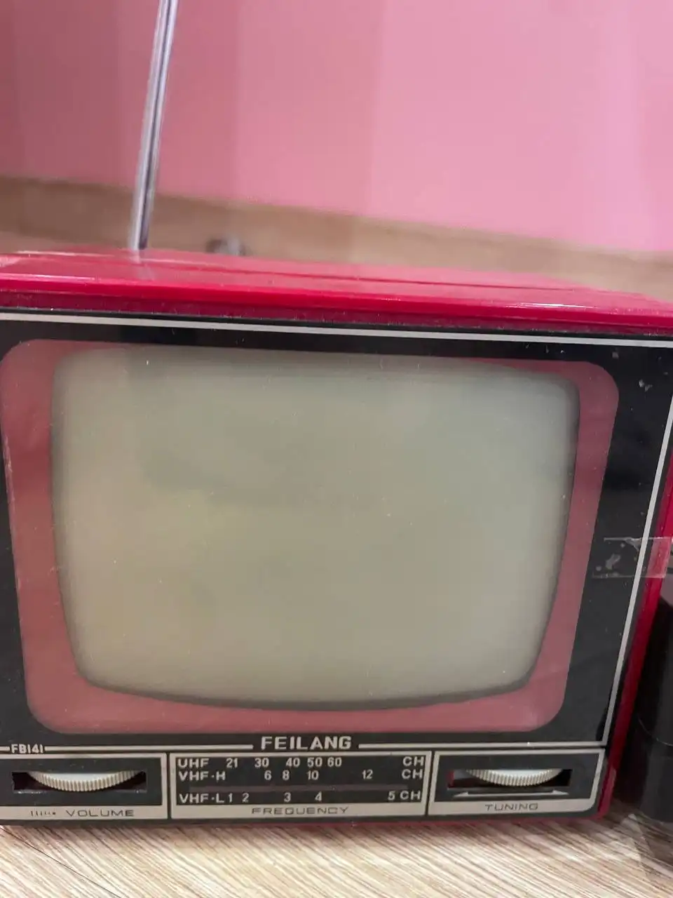 Советский ретро телевизор для новогодней фотосессии в стиле СССР