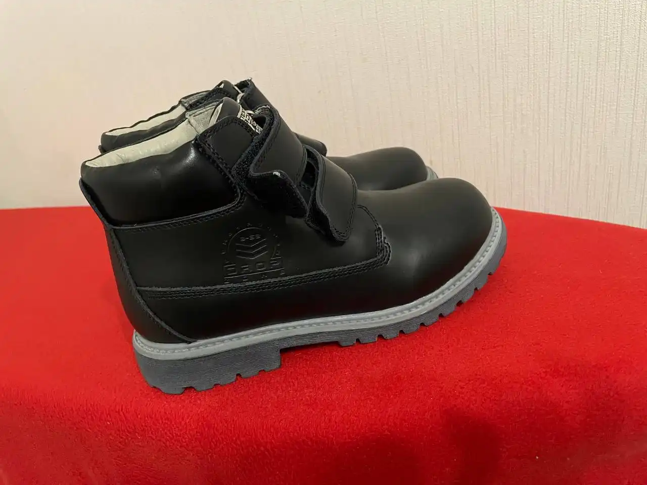 Натуральная кожаная куртка с мехом, размер 36