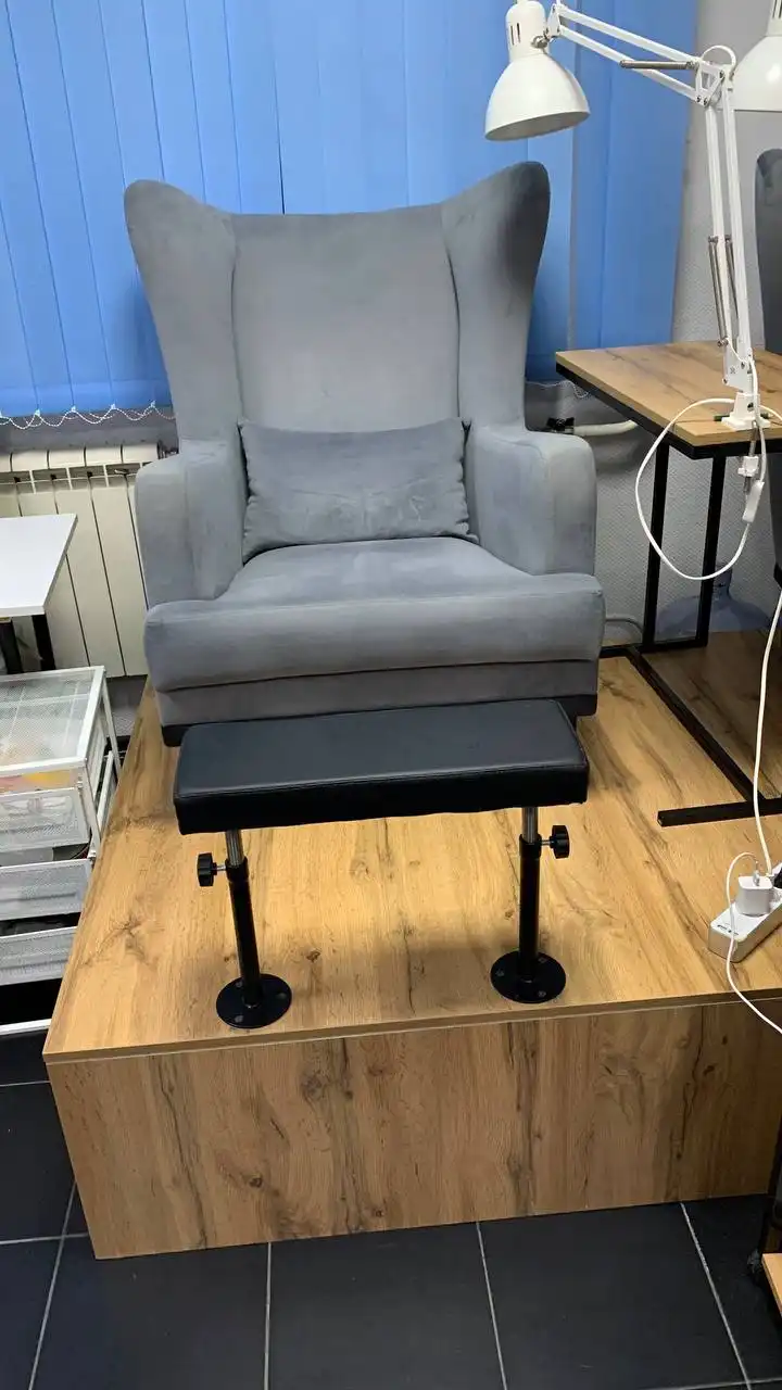 Продажа мебели для маникюра и письменных столов