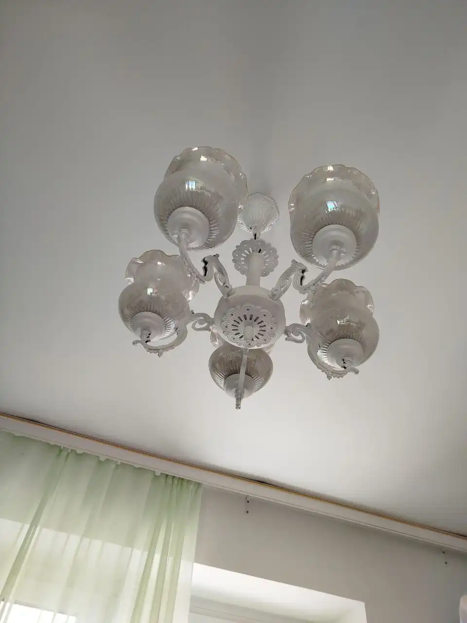 Люстра пятирожковая