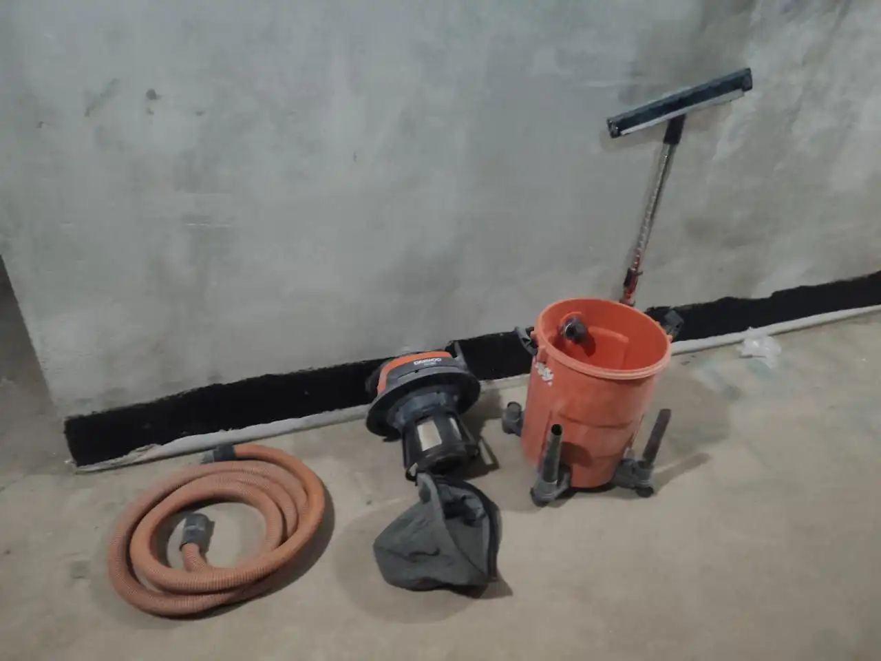 Пылесос строительный в отличном состоянии
